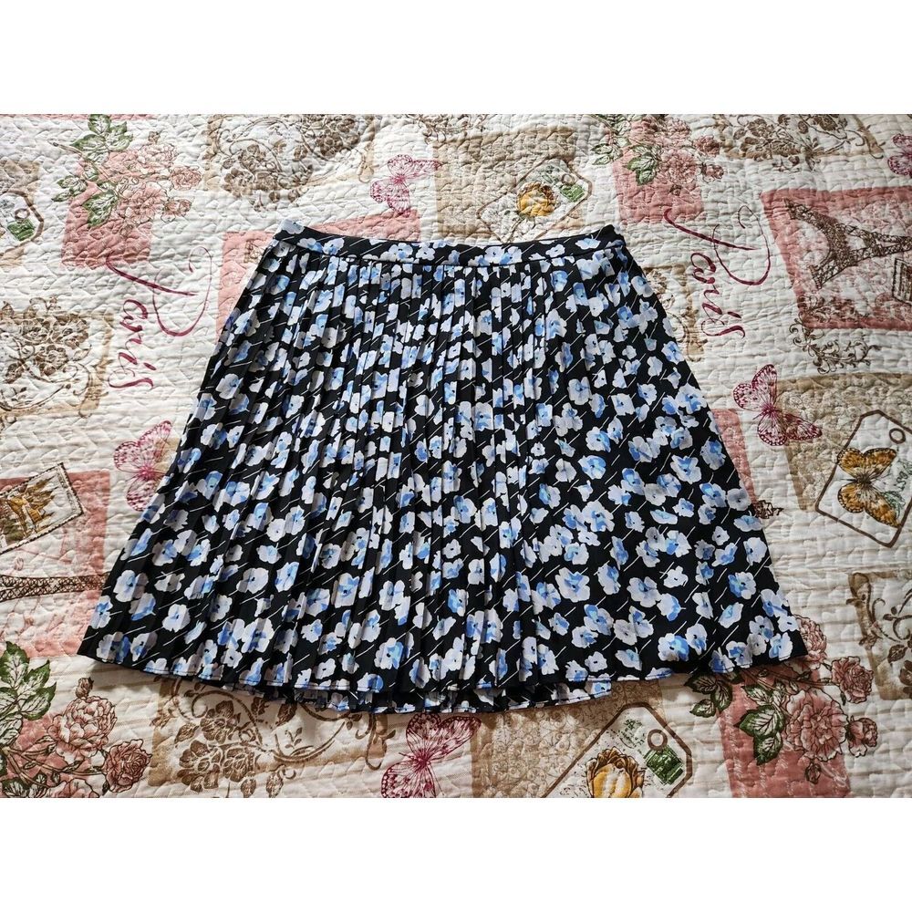 J Crew Women's‎ Black Blue Floral Print Skirt Pleated Back Zip Size 4 Lined